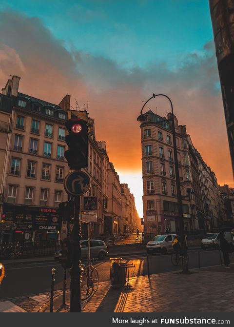 Epic Sunset in Paris
