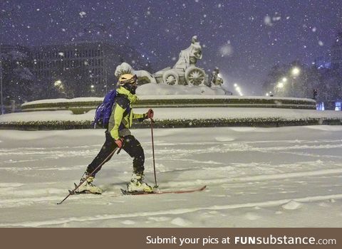 People are skiing in the streets of Madrid for the first time in a century