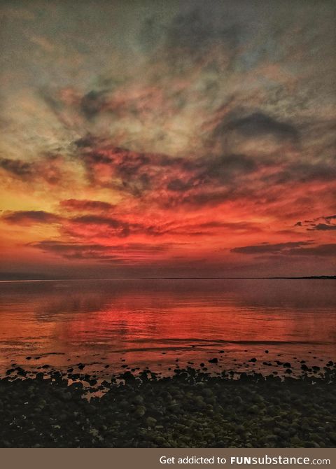 Astonishing tones on this incredible sunset. Piriápolis, Uruguay