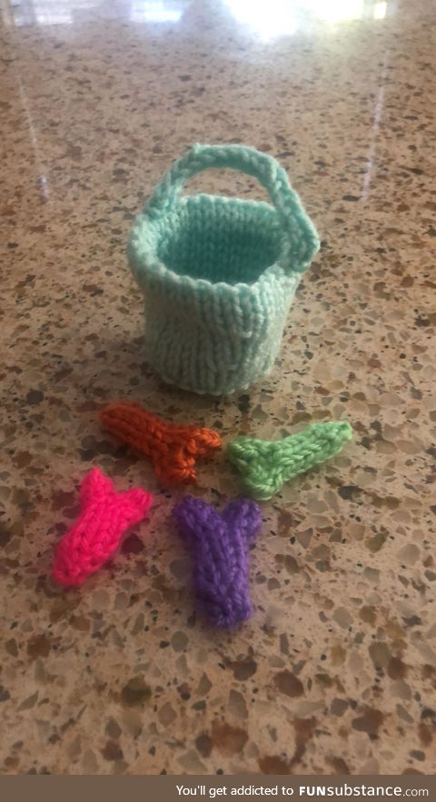 To cheer me up during stay-at-home my friend knitted me this little bucket of d*cks
