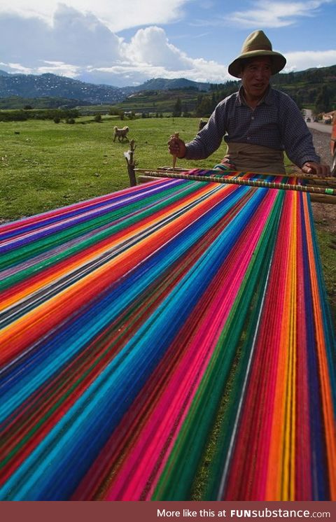 Professional weaver in Peru
