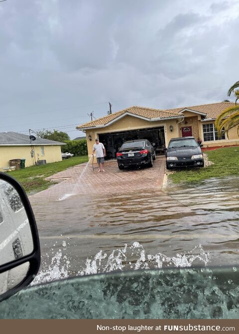 Florida man in his natural habitat making the storm surge worse. #HurricaneElsa