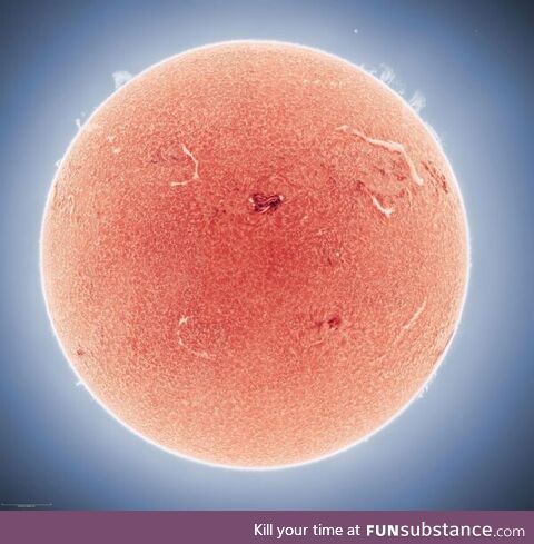 Stunning super detailed photo of our sun