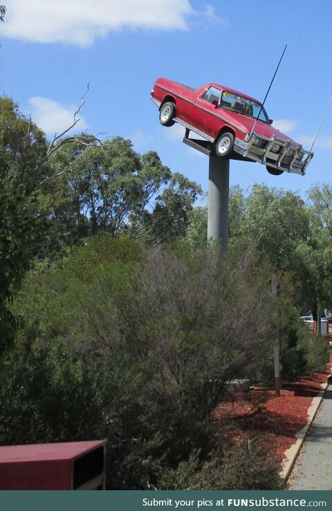 Shit art installation: I'll raise "Ute on a Pole"