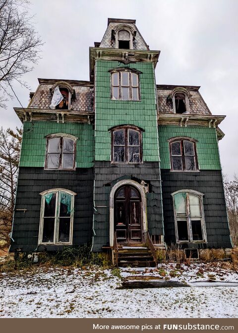 Abandoned house, upstate NY