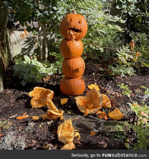 OH NO!! A Cannibalistic Humanoid Pumpkin has come to life and is eating all the pumpkins