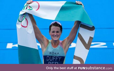 Flora Duffy wins Bermudas first-ever gold at Olympics, 2021