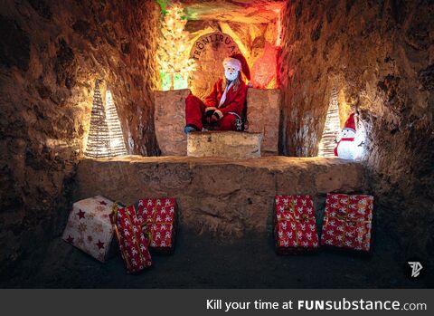 Your gifts & Santa are lost in the Catacombs