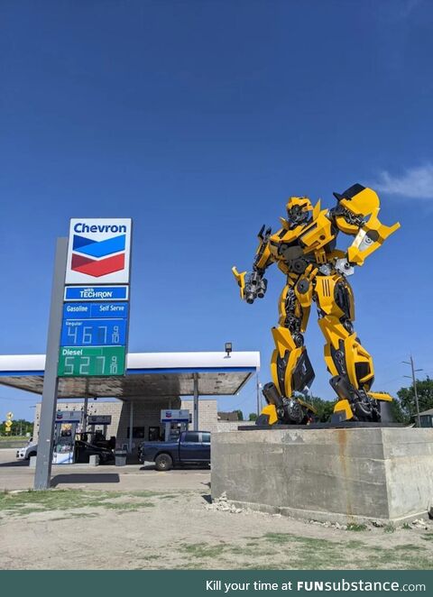 Weird art you say? Random gas station in East Texas