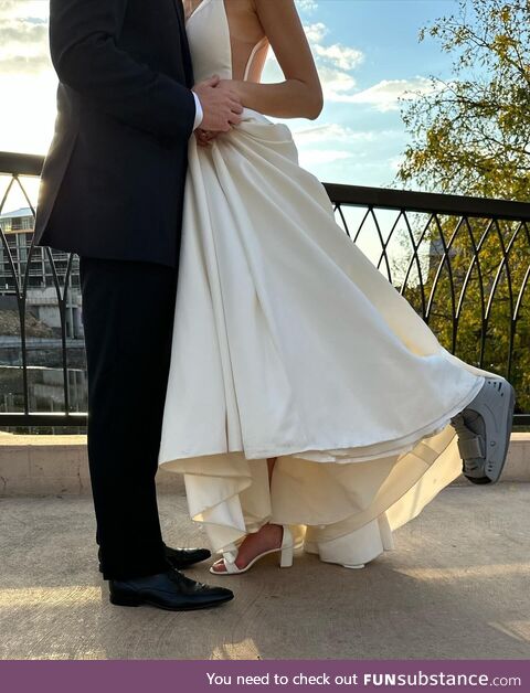 Last Friday I got married with a fractured foot