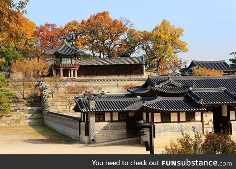 Autumn Nakseonjae in Changdeok-Palace