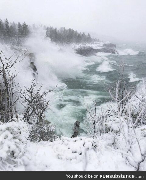 Lake Superior was angry this weekend (North Shore Minnesota)