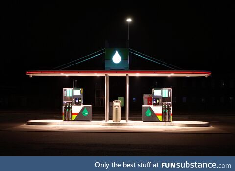 [oc] Gas station at night