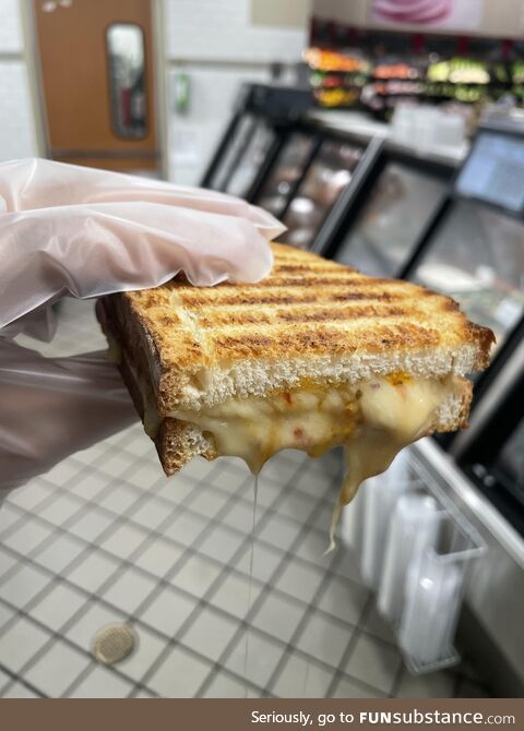 Day 100 of posting grilled cheese sandwiches: Milton Creamery, 4 Alarm Cheddar