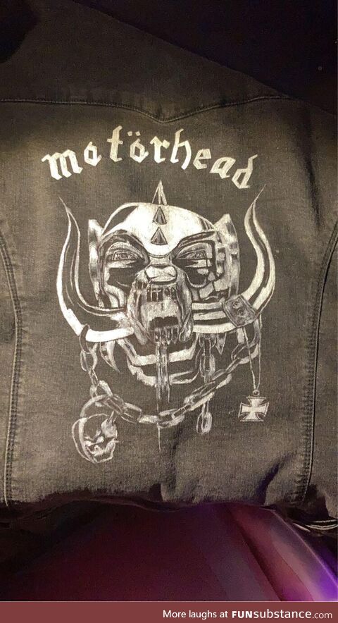 Finished back detail of my new patch jacket :) all freehanded w/ fabric paint