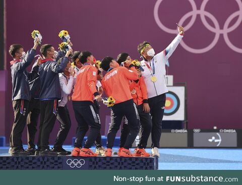 Olympics Men's Team Archery - Medallists from Korea, Japan and Taiwan take selfie together