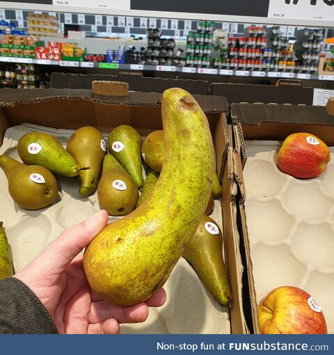 This pear may have been raised by banana's