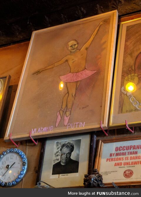 [OC] I hear Putin hates this painting at the Old Town Ale House in Chicago