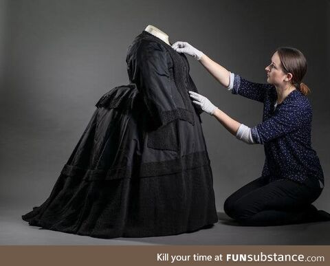 Queen Victoria's black mourning dress