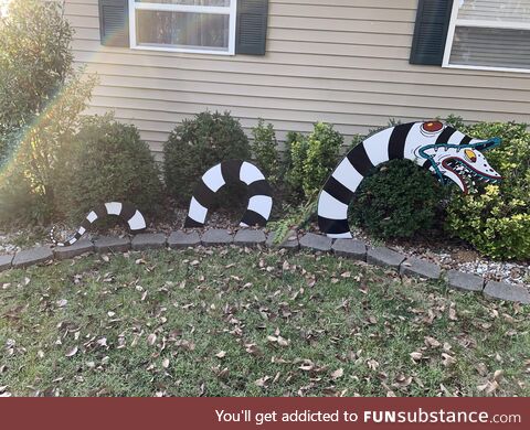 I made a sandworm from Beetlejuice for my front yard