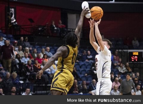 Purdue Fort Wayne’s Rasheed Bello lost his shoe, picked it up, & blocked a shot with it