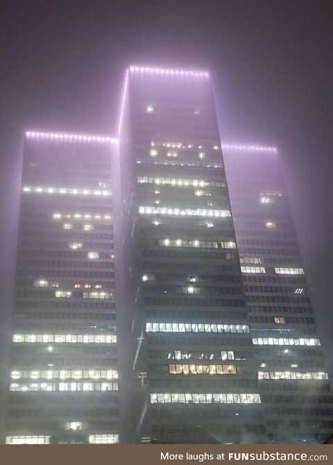 Light + rain + building = good picture (Montreal,Canada)