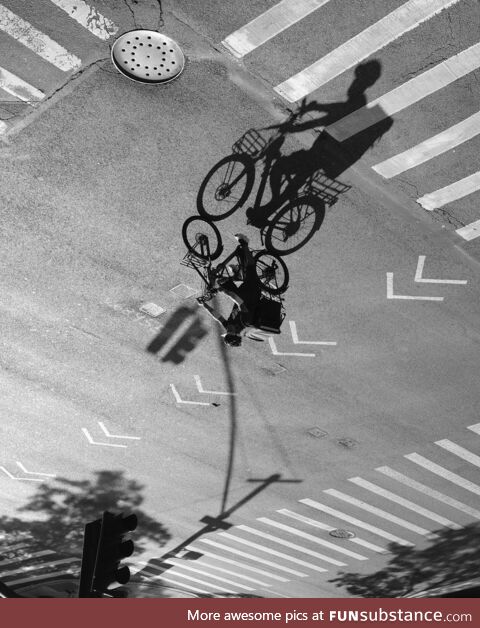 Shadow play in nyc near highline