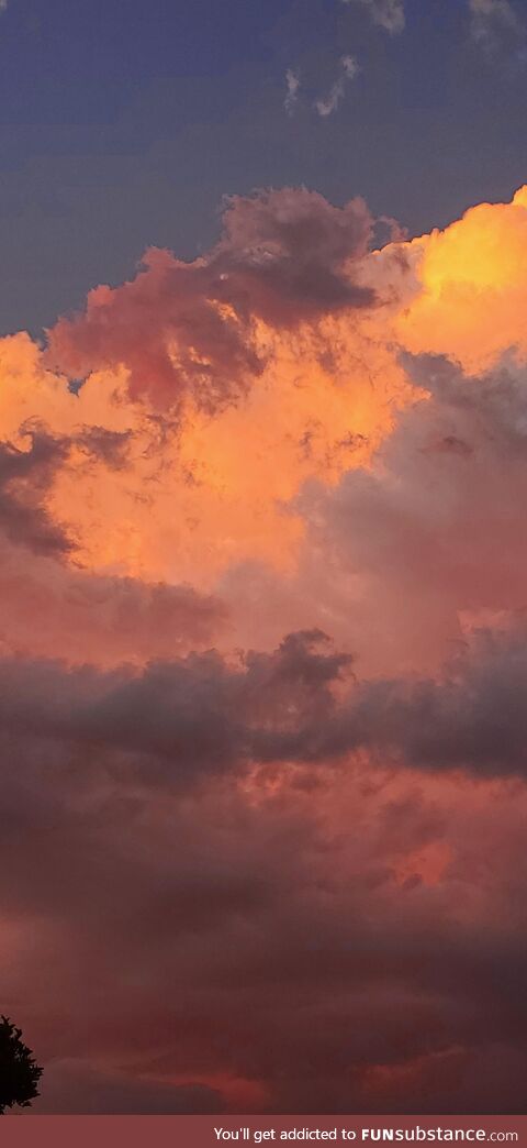 [OC] Thundercell over Jefferson, Oregon. No filter