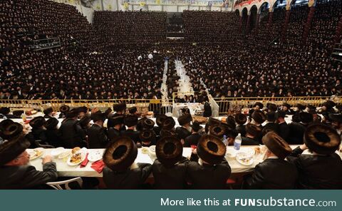 A Hasidic wedding with 25,000 guests (2013)