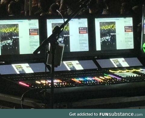  post spotted during Disturbed concert