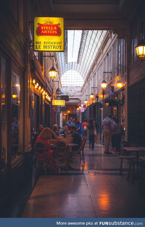 A nice Parisian gallery