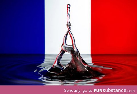 Eiffel tower recreated with a drop of water