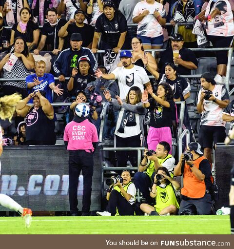 This security guard has no clue he's about to get clocked