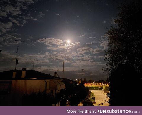 [OC] Moon on a cold summer night