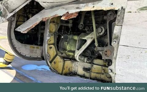 United Airlines Boeing 737 makes emergency landing in Oregon after losing panel in mid-air