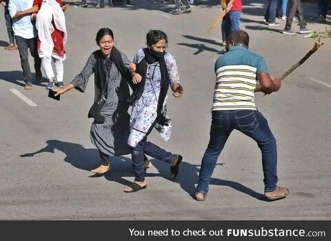 Anti-quota protesiers in Bangladesh being attacked by BCL