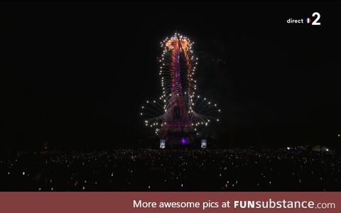 This is how we celebrate Bastille-day at the Eiffel-tower