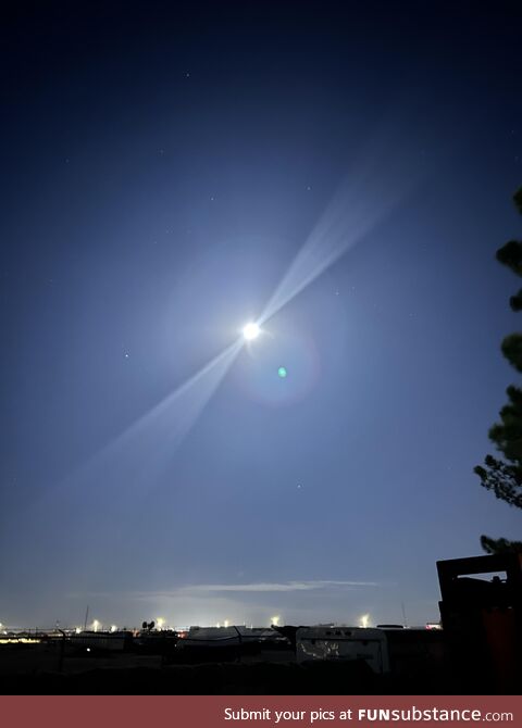 A picture of the moon tonight