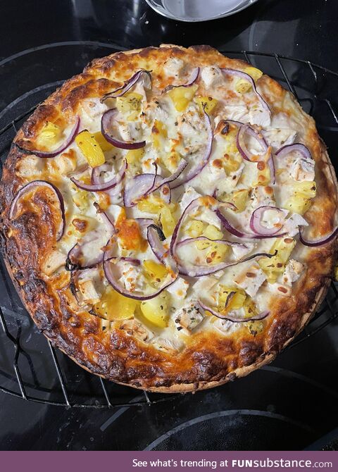 [OC] Late night frozen pizza